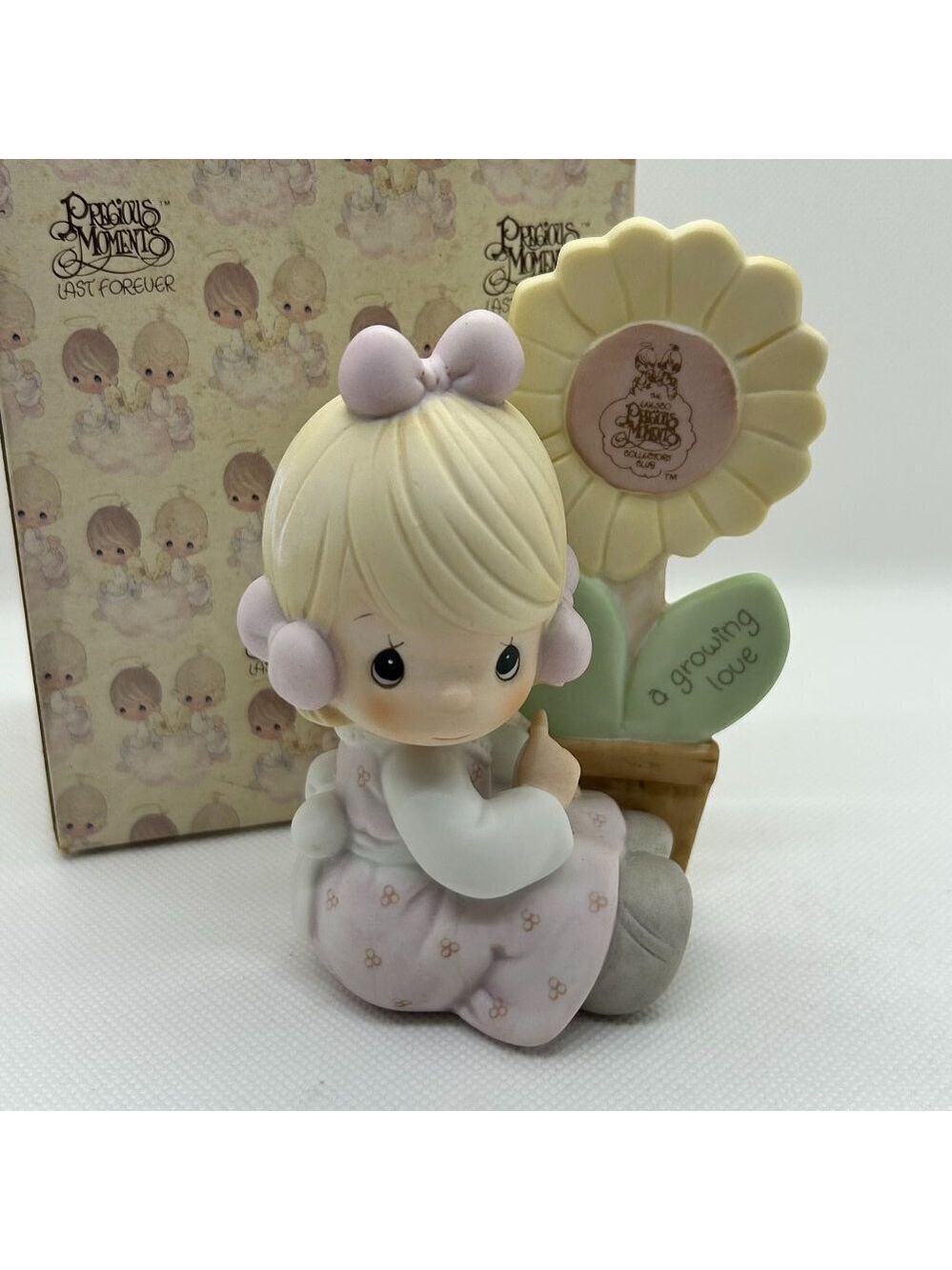 Precious Moments "A Growing Love" 1988 Membership figurine